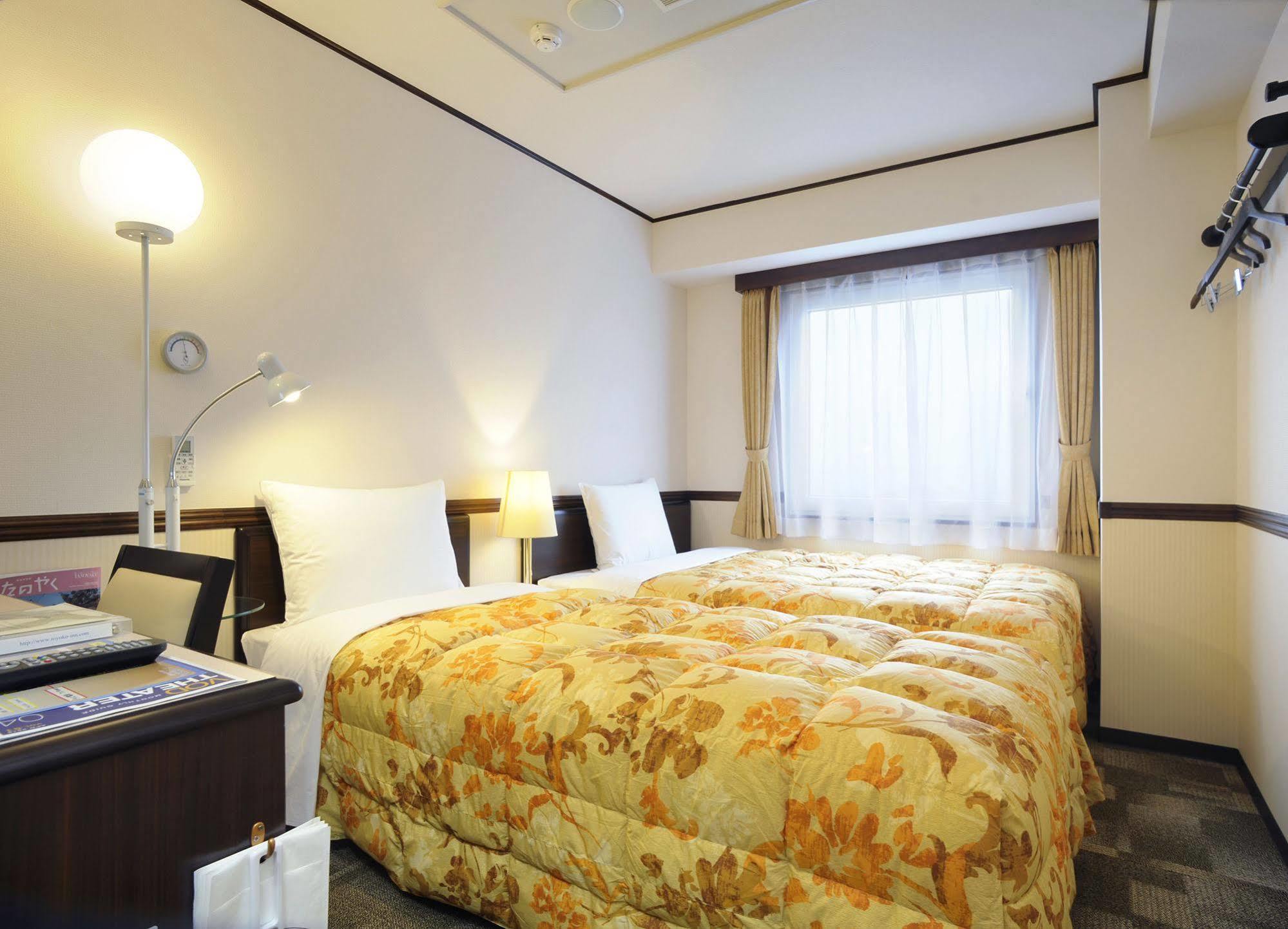 Toyoko Inn Jr Yokohama Sen Sagamihara Ekimae Екстер'єр фото