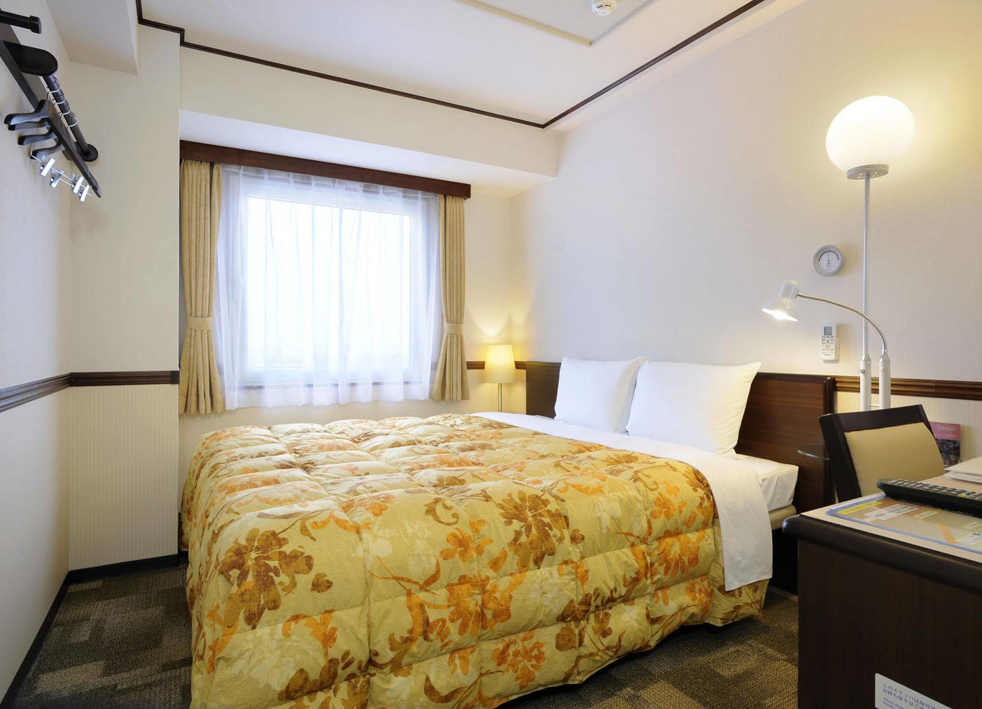 Toyoko Inn Jr Yokohama Sen Sagamihara Ekimae Екстер'єр фото