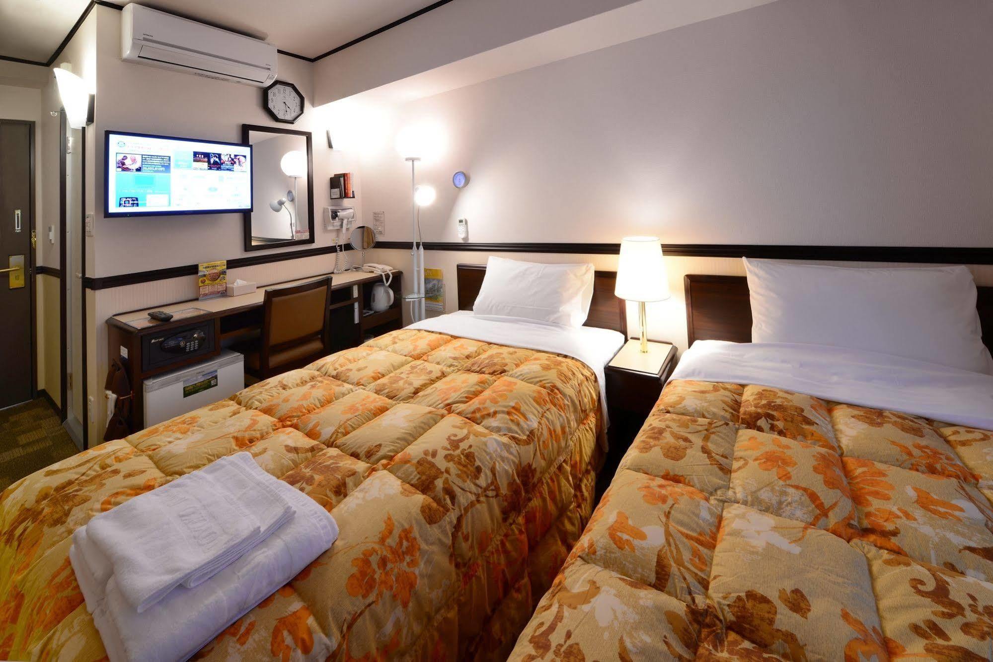 Toyoko Inn Jr Yokohama Sen Sagamihara Ekimae Екстер'єр фото