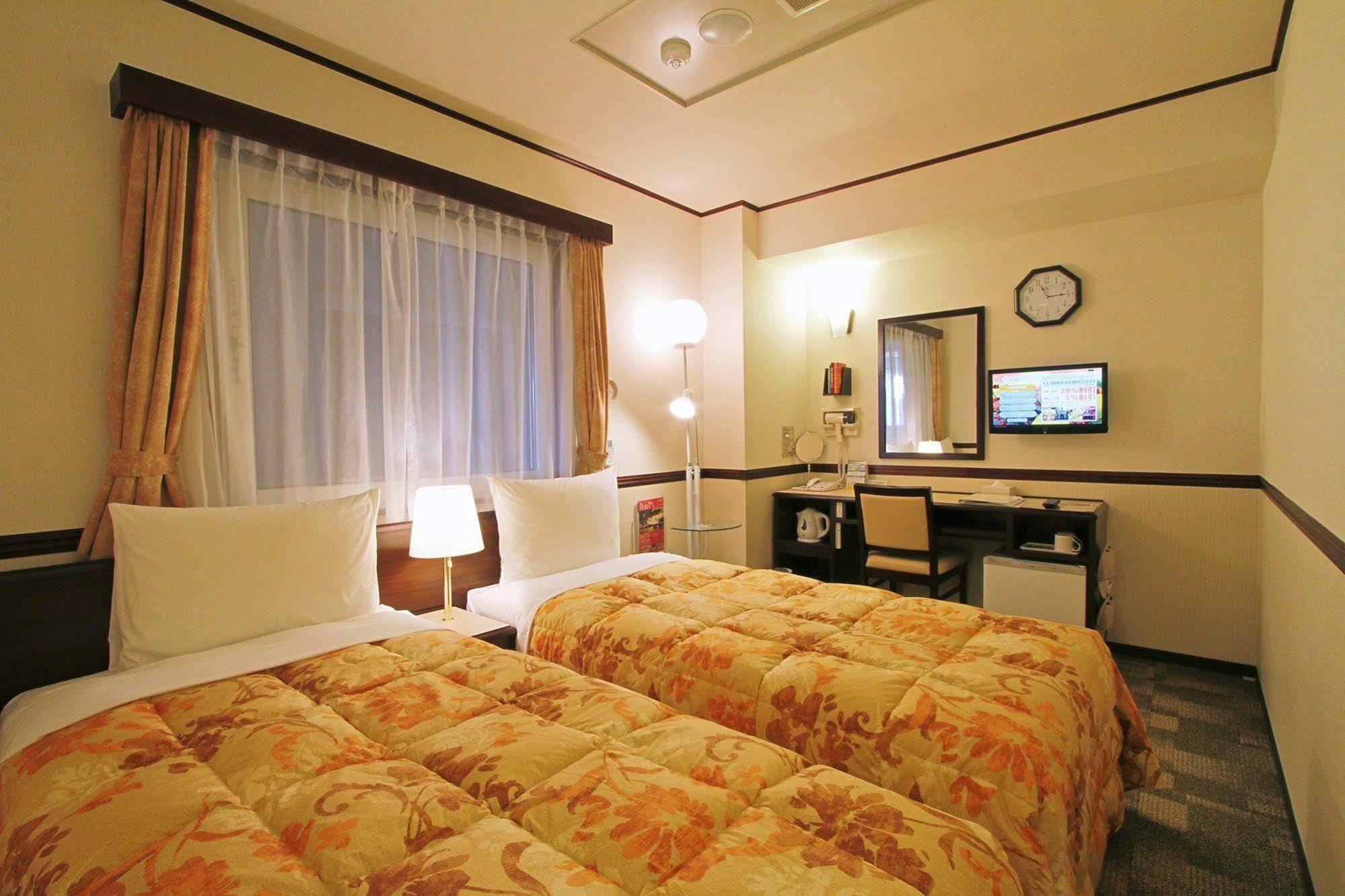 Toyoko Inn Jr Yokohama Sen Sagamihara Ekimae Екстер'єр фото